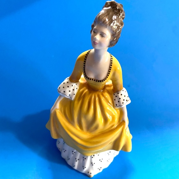 Doulton Coralie figures estimate 8 inches HN2307 made in England - Picture 1 of 5